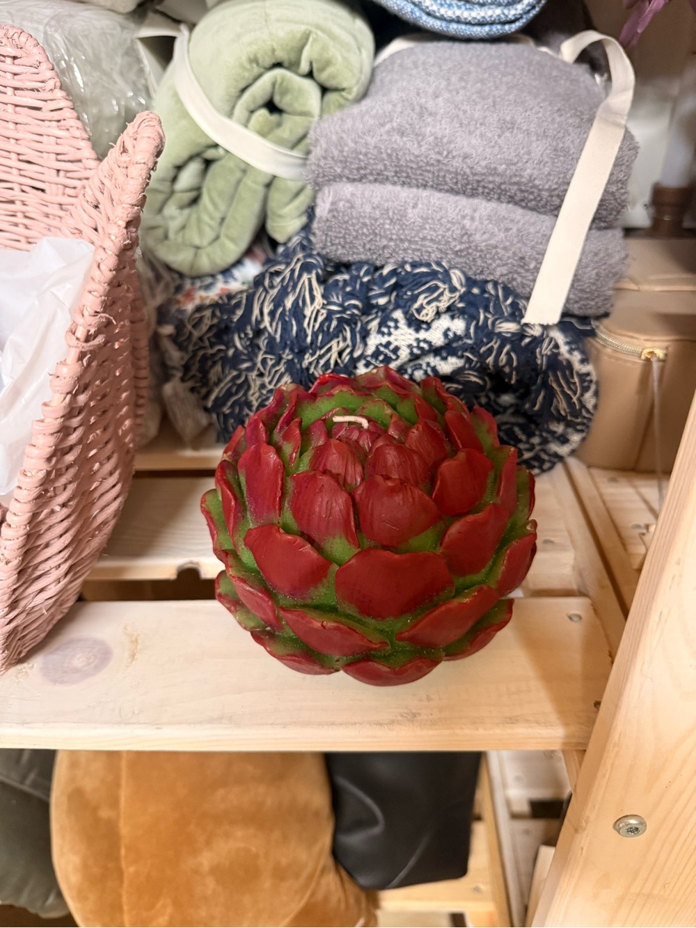 John Derian Artichoke Holiday Candle Unscented. NWT Rare - Picture 2 of 4